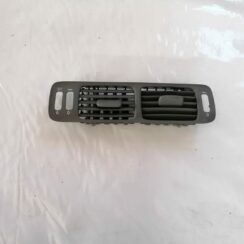 Mērinstrumentu paneļa gaisa vads, centrā priekš VOLVO V70 2000