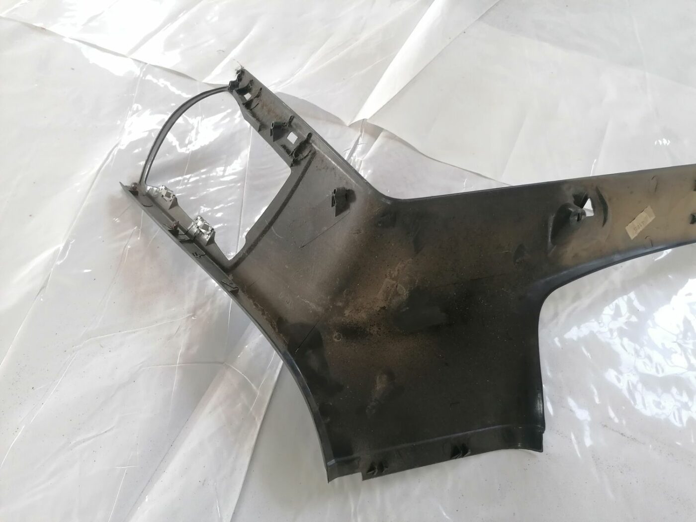 Bagažnieka nodalījuma statnes apdare priekš VOLVO V70 2000 6 Bagažnieka nodalījuma statnes apdare priekš VOLVO V70 2000