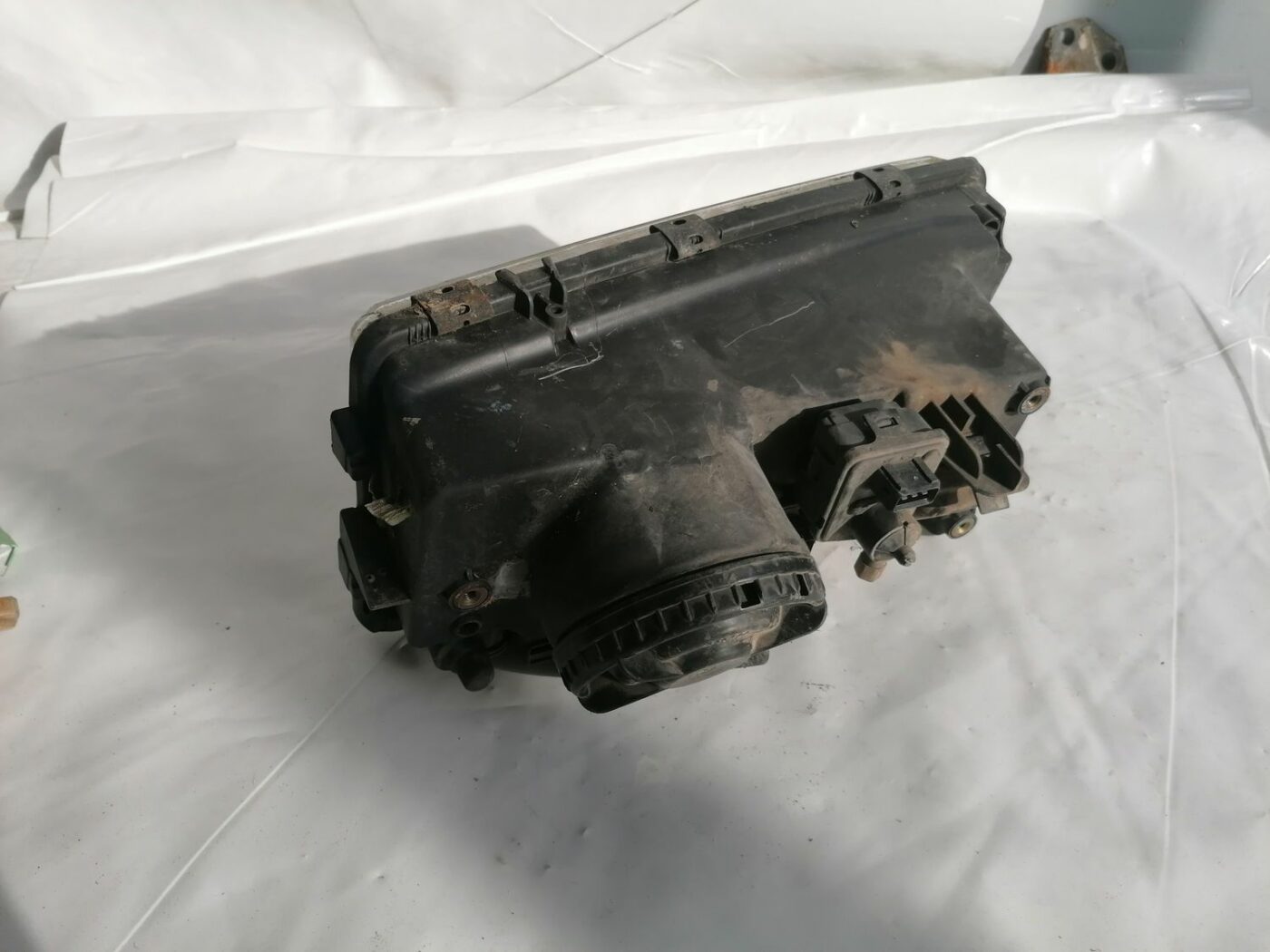 Priekšējais labais lukturis priekš VOLVO V70 2000 9 Priekšējais labais lukturis priekš VOLVO V70 2000