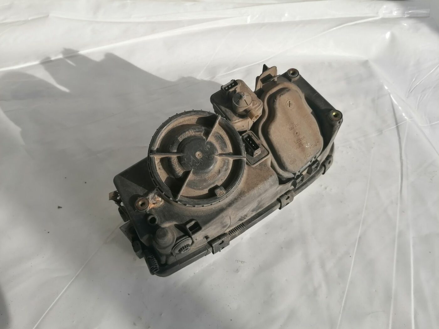 Priekšējais labais lukturis priekš VOLVO V70 2000 8 Priekšējais labais lukturis priekš VOLVO V70 2000