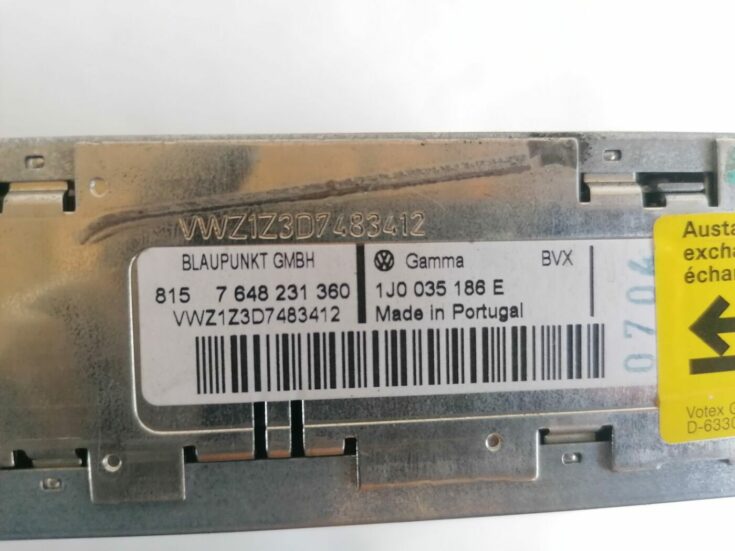Automašīnas radio priekš VW PASSAT 2003 UNIVERSAL BLUE