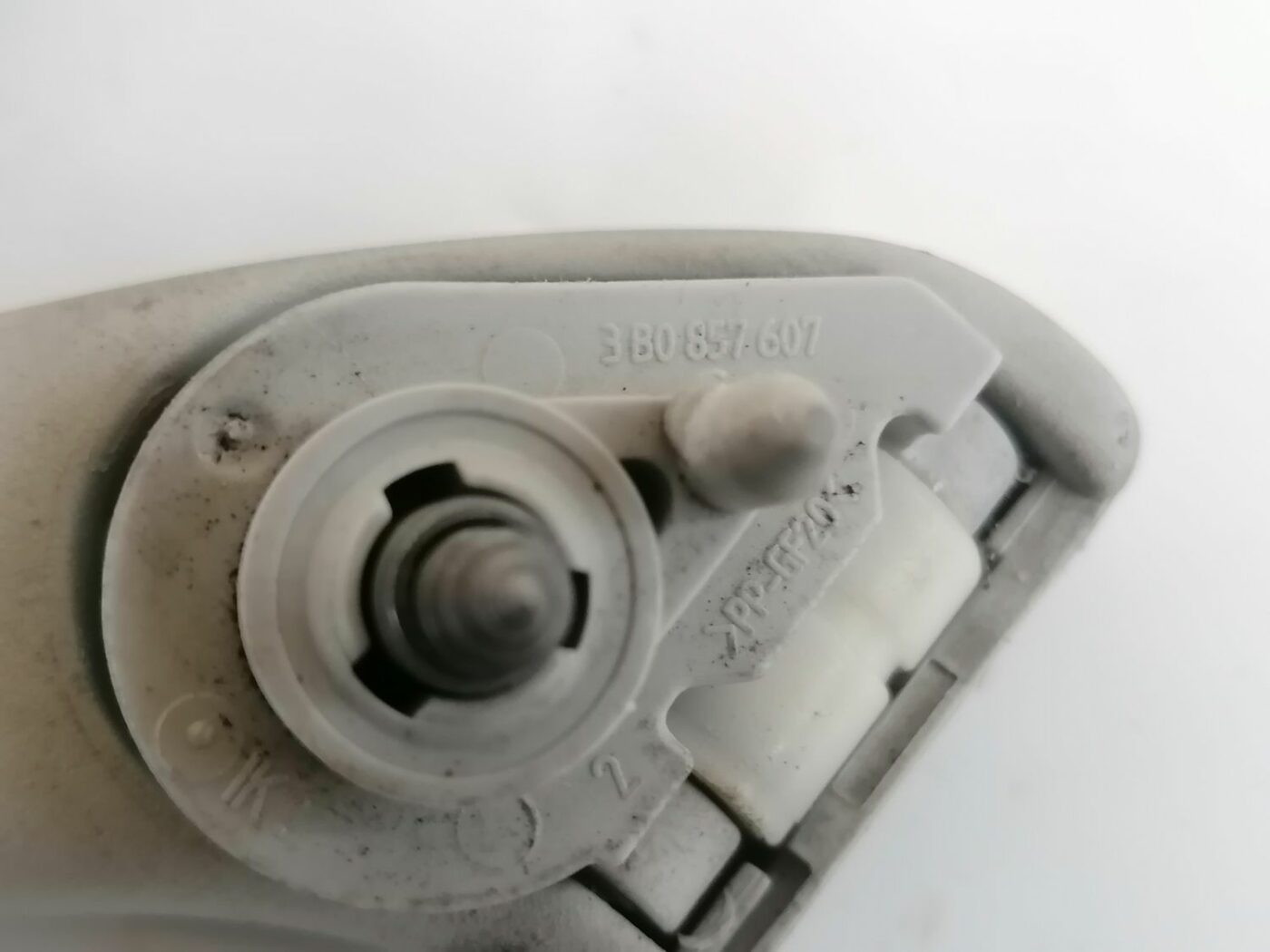 Salona rokturis griestos priekš VW PASSAT 2003 UNIVERSAL BLUE 4 Salona rokturis griestos priekš VW PASSAT 2003 UNIVERSAL BLUE