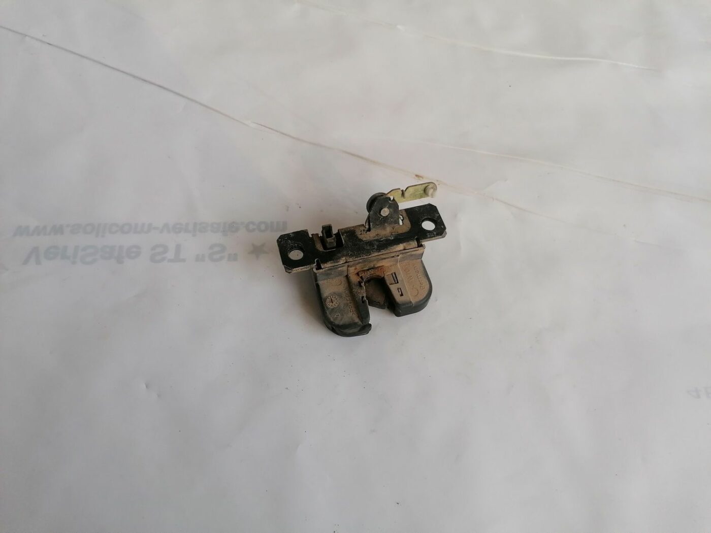 Bagāžnieka vāka slēdzene priekš VW PASSAT 2003 UNIVERSAL BLUE 1 Bagāžnieka vāka slēdzene priekš VW PASSAT 2003 UNIVERSAL BLUE