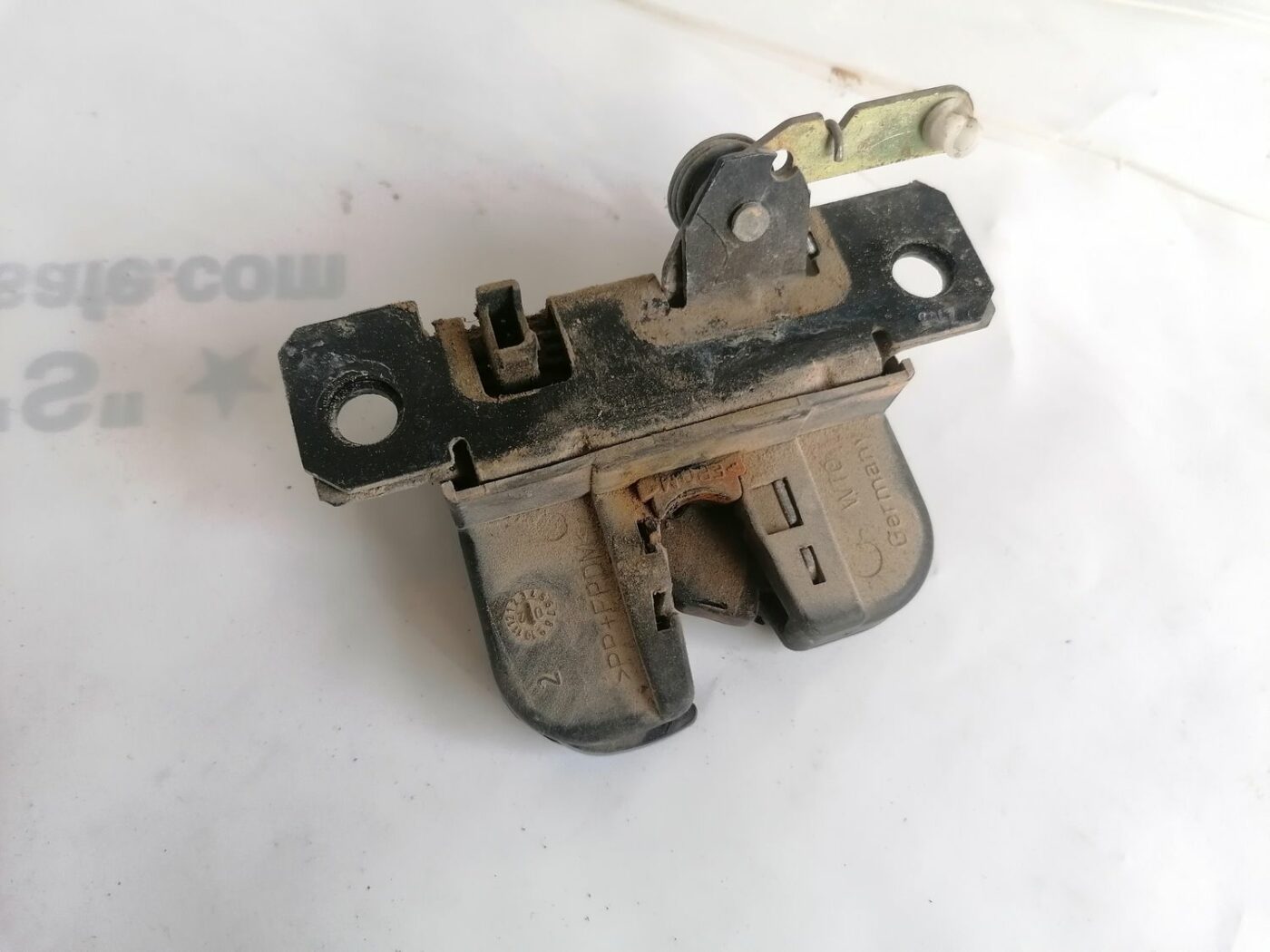 Bagāžnieka vāka slēdzene priekš VW PASSAT 2003 UNIVERSAL BLUE 2 Bagāžnieka vāka slēdzene priekš VW PASSAT 2003 UNIVERSAL BLUE