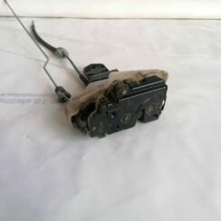 Aizmugurējo labo durvju slēdzene priekš VW PASSAT 2003 UNIVERSAL BLUE