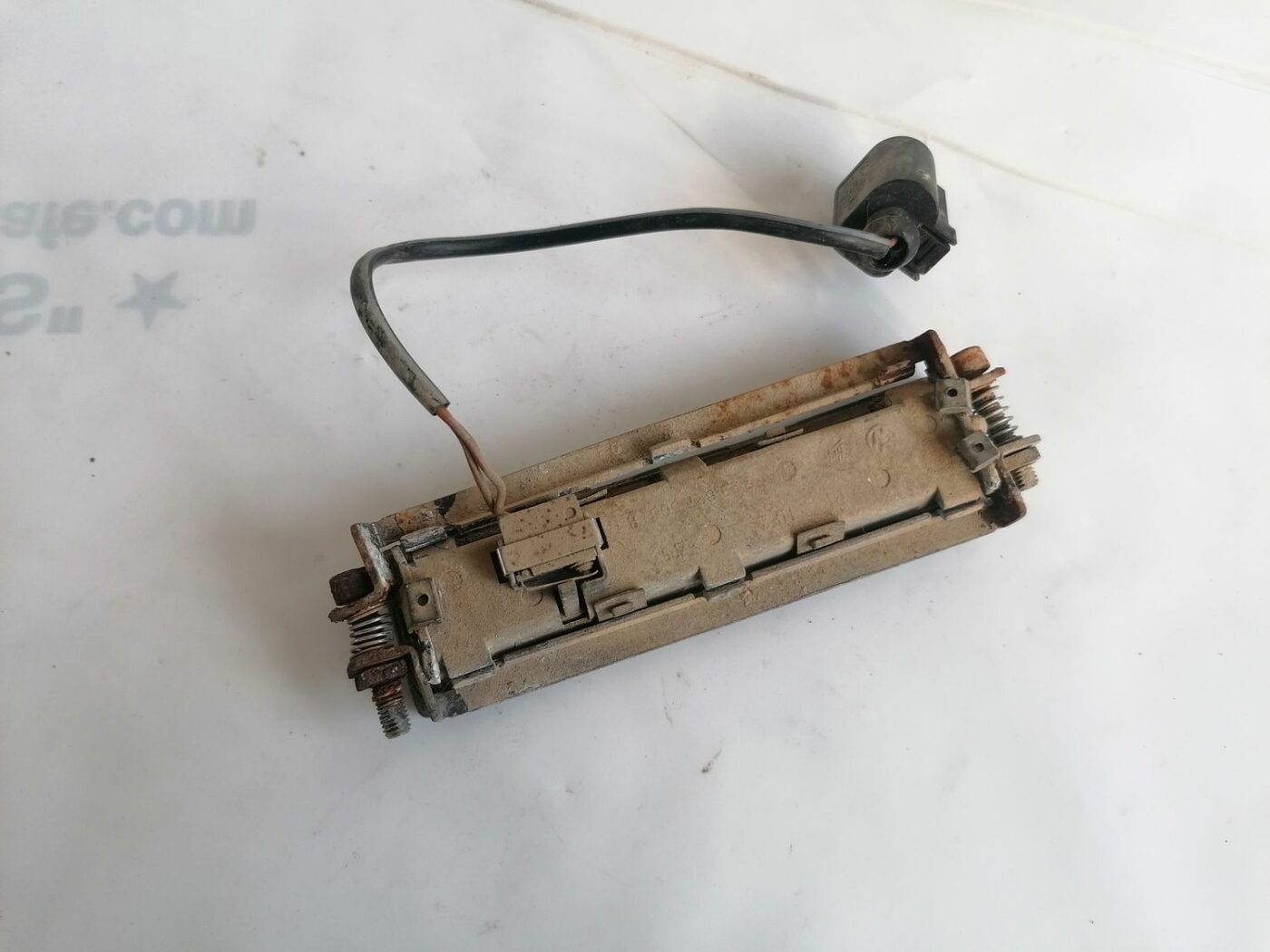 Bagažnieka vāka rokturis priekš VW PASSAT 2003 UNIVERSAL BLUE 6 Bagažnieka vāka rokturis priekš VW PASSAT 2003 UNIVERSAL BLUE