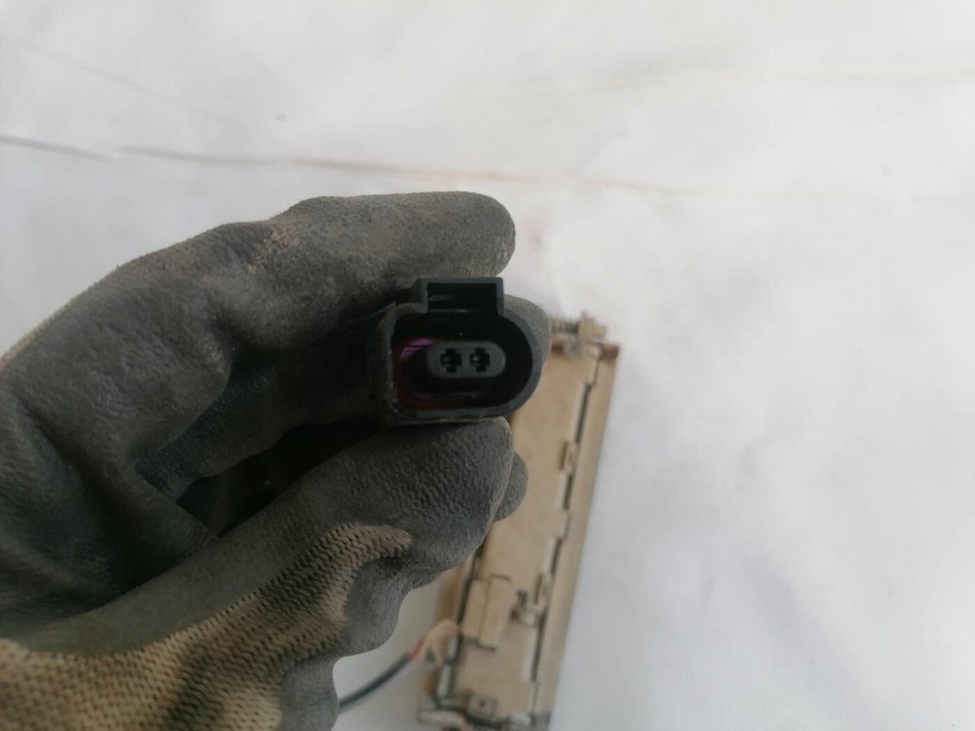 Bagažnieka vāka rokturis priekš VW PASSAT 2003 UNIVERSAL BLUE 4 Bagažnieka vāka rokturis priekš VW PASSAT 2003 UNIVERSAL BLUE