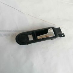 Salona durvju rokturis, aizmugures labais priekš VW PASSAT 2003 UNIVERSAL BLUE