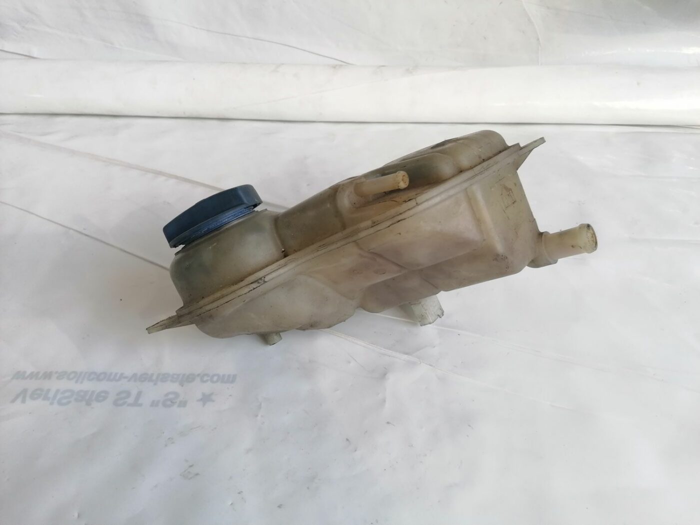 Dzesēšanas šķidruma tvertne priekš VW PASSAT 2003 UNIVERSAL BLUE 2 Dzesēšanas šķidruma tvertne priekš VW PASSAT 2003 UNIVERSAL BLUE