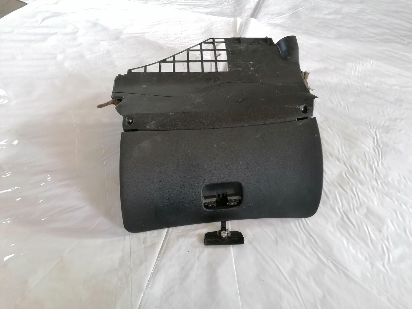 Mantu glabāšanas nodalījums pasažiera pusē priekš VW PASSAT 2003 UNIVERSAL BLUE 1 Mantu glabāšanas nodalījums pasažiera pusē priekš VW PASSAT 2003 UNIVERSAL BLUE