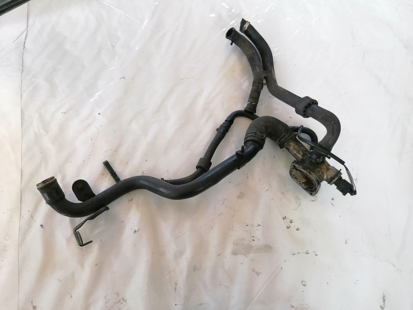 Termostata korpuss priekš VW PASSAT 2003 UNIVERSAL BLUE 1 Termostata korpuss priekš VW PASSAT 2003 UNIVERSAL BLUE