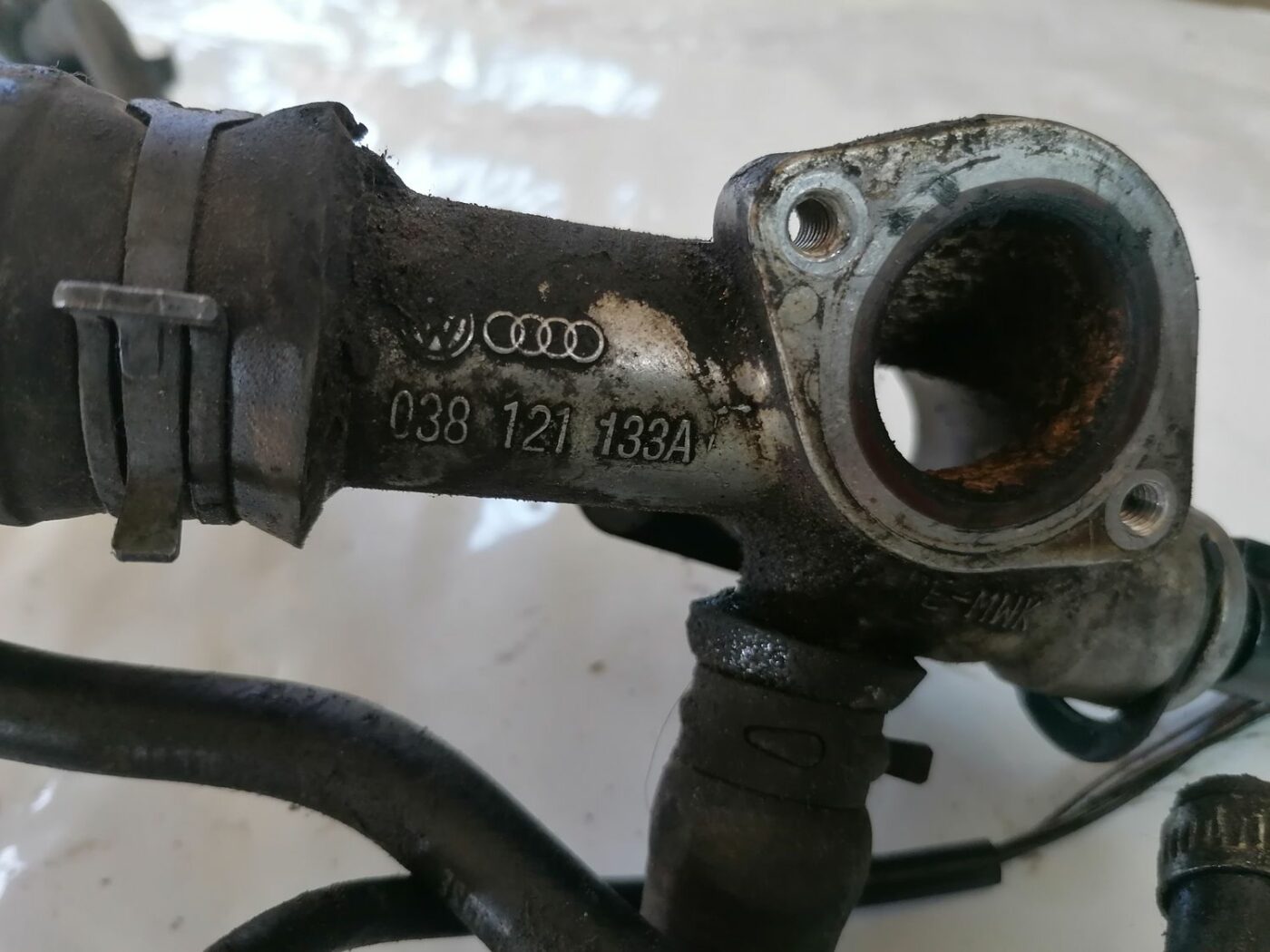 Termostata korpuss priekš VW PASSAT 2003 UNIVERSAL BLUE 5 Termostata korpuss priekš VW PASSAT 2003 UNIVERSAL BLUE