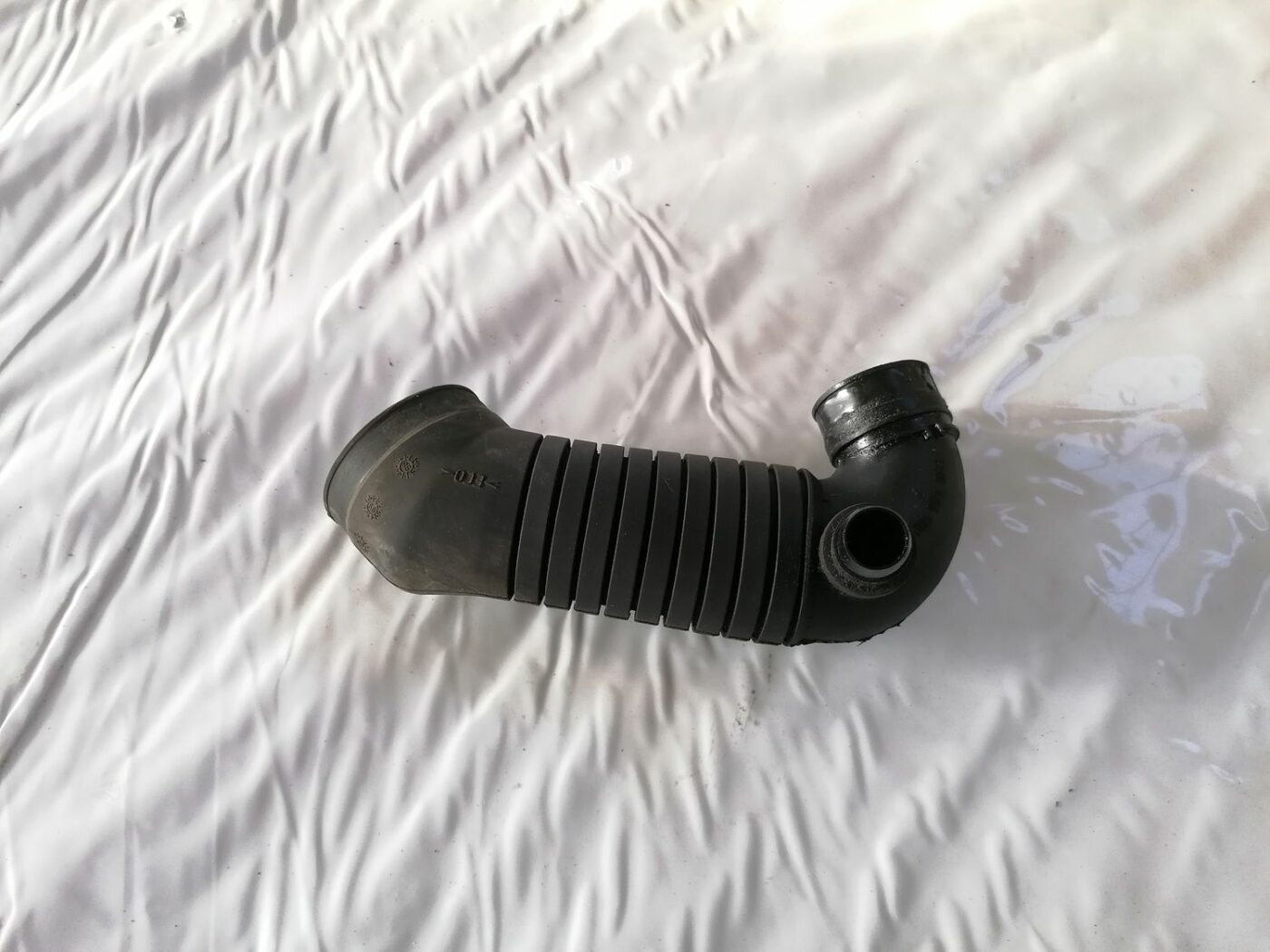 Interkulera caurule priekš VW PASSAT 2003 UNIVERSAL BLUE 1 Interkulera caurule priekš VW PASSAT 2003 UNIVERSAL BLUE