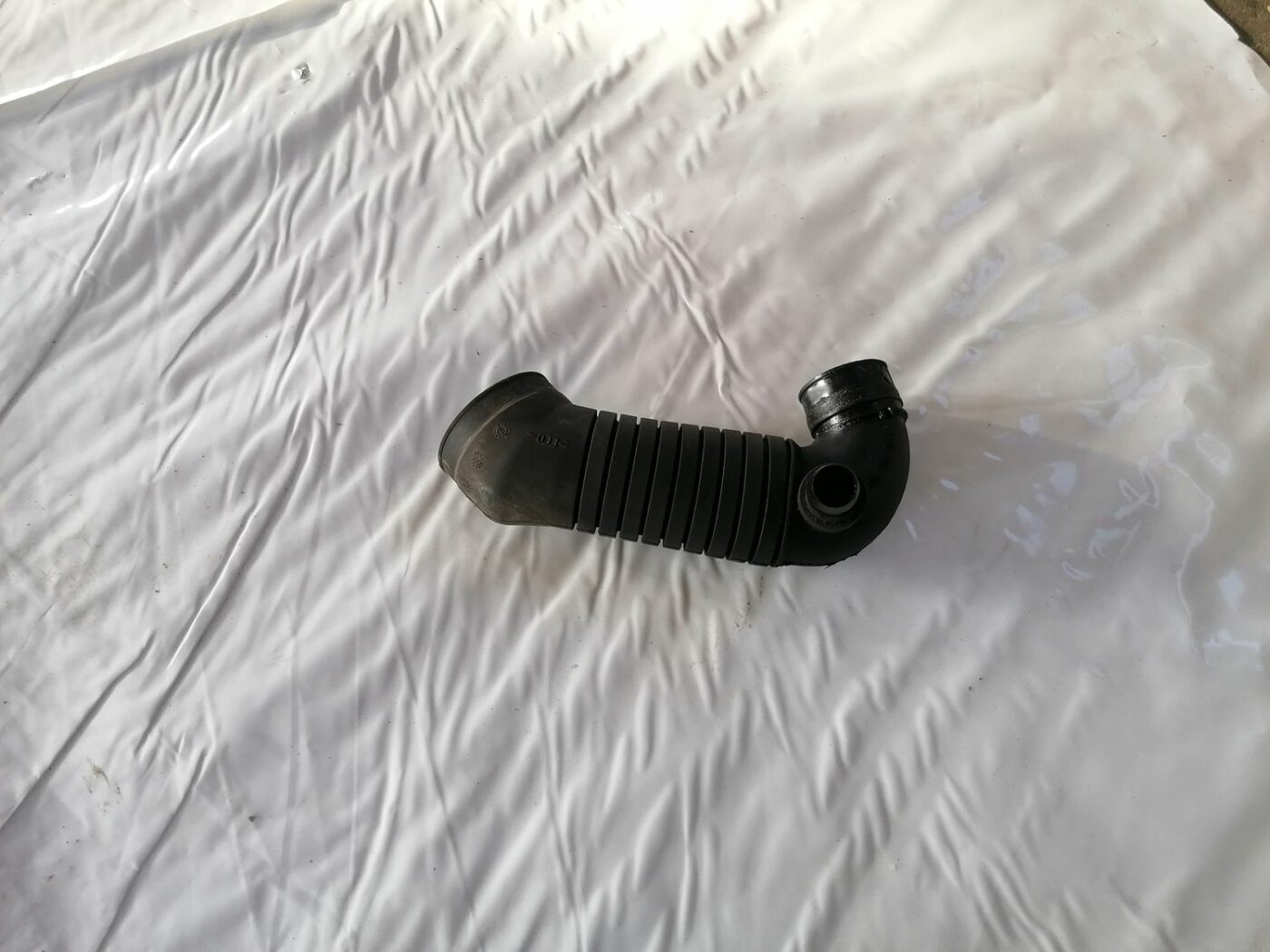 Interkulera caurule priekš VW PASSAT 2003 UNIVERSAL BLUE 2 Interkulera caurule priekš VW PASSAT 2003 UNIVERSAL BLUE