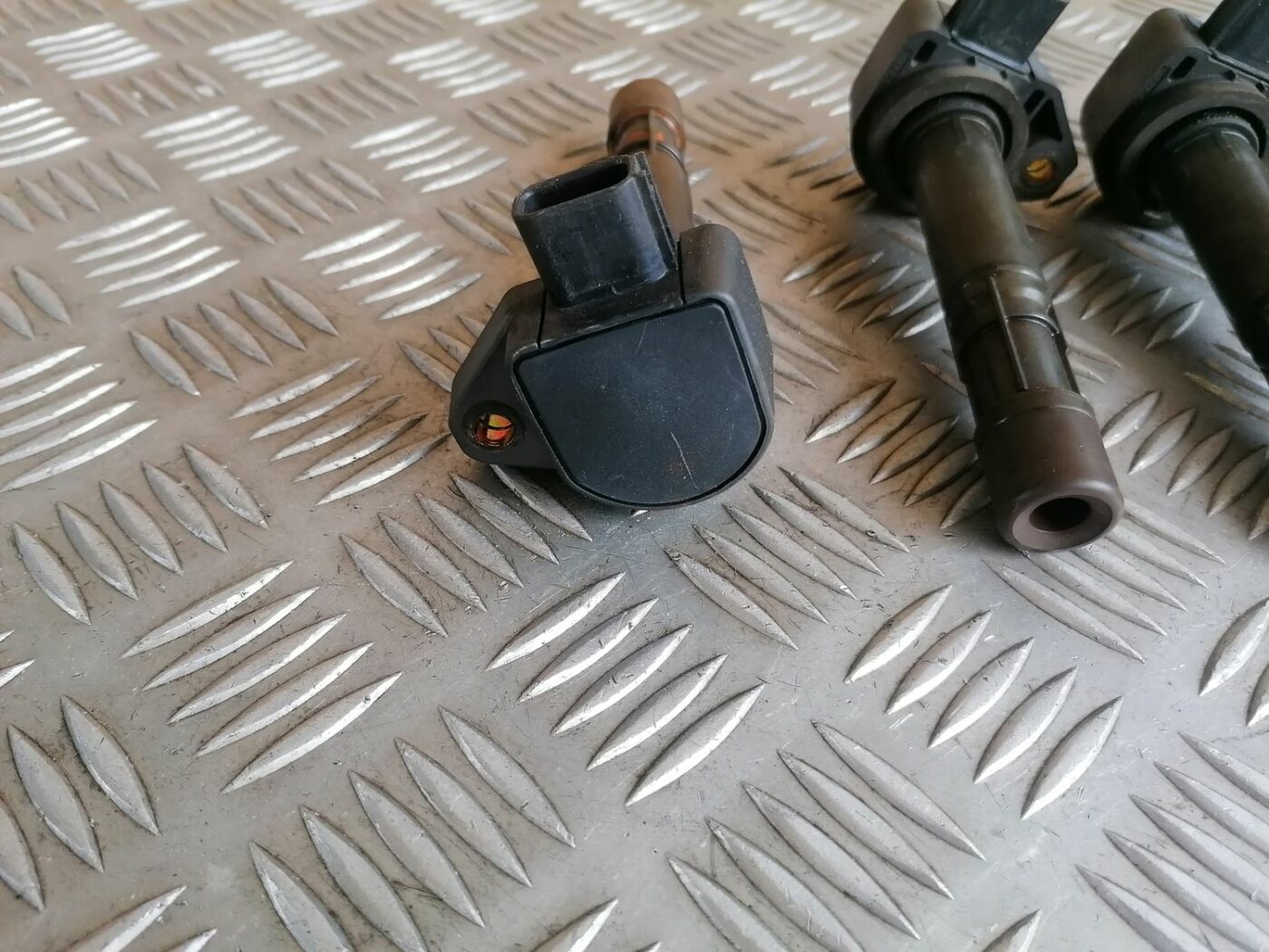 Augstsprieguma spole priekš HONDA CIVIC 2004 4 Augstsprieguma spole priekš HONDA CIVIC 2004