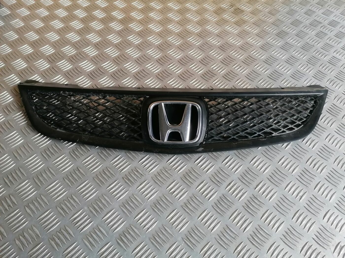 Bufera reste priekš HONDA CIVIC 2004 1 Bufera reste priekš HONDA CIVIC 2004