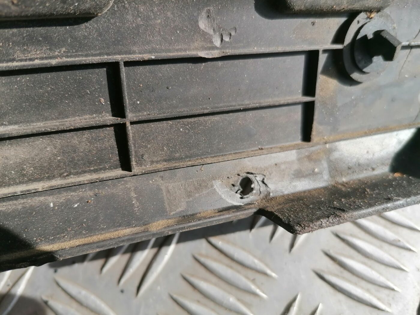 Dzinēja dekoratīva vāka daļa priekš HONDA CIVIC 2004 4 Dzinēja dekoratīva vāka daļa priekš HONDA CIVIC 2004