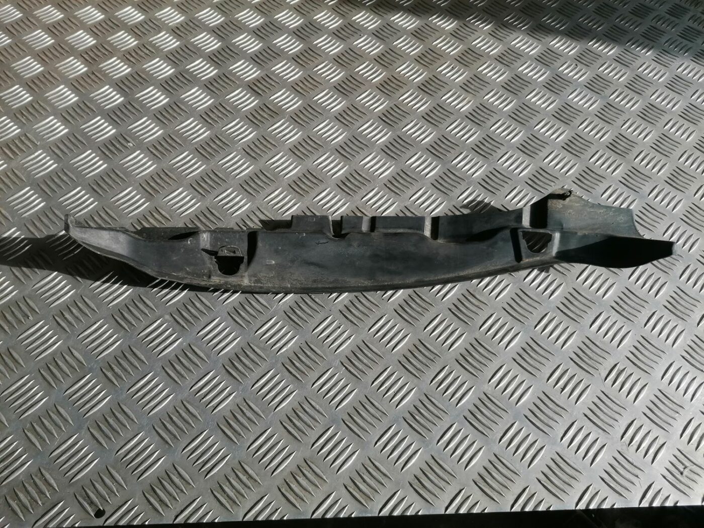 Ieliktņis starp spārnu un durvīm priekš HONDA CIVIC 2004 1 Ieliktņis starp spārnu un durvīm priekš HONDA CIVIC 2004