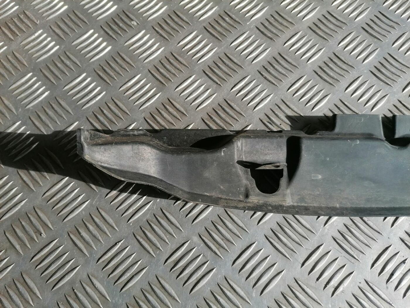 Ieliktņis starp spārnu un durvīm priekš HONDA CIVIC 2004 6 Ieliktņis starp spārnu un durvīm priekš HONDA CIVIC 2004