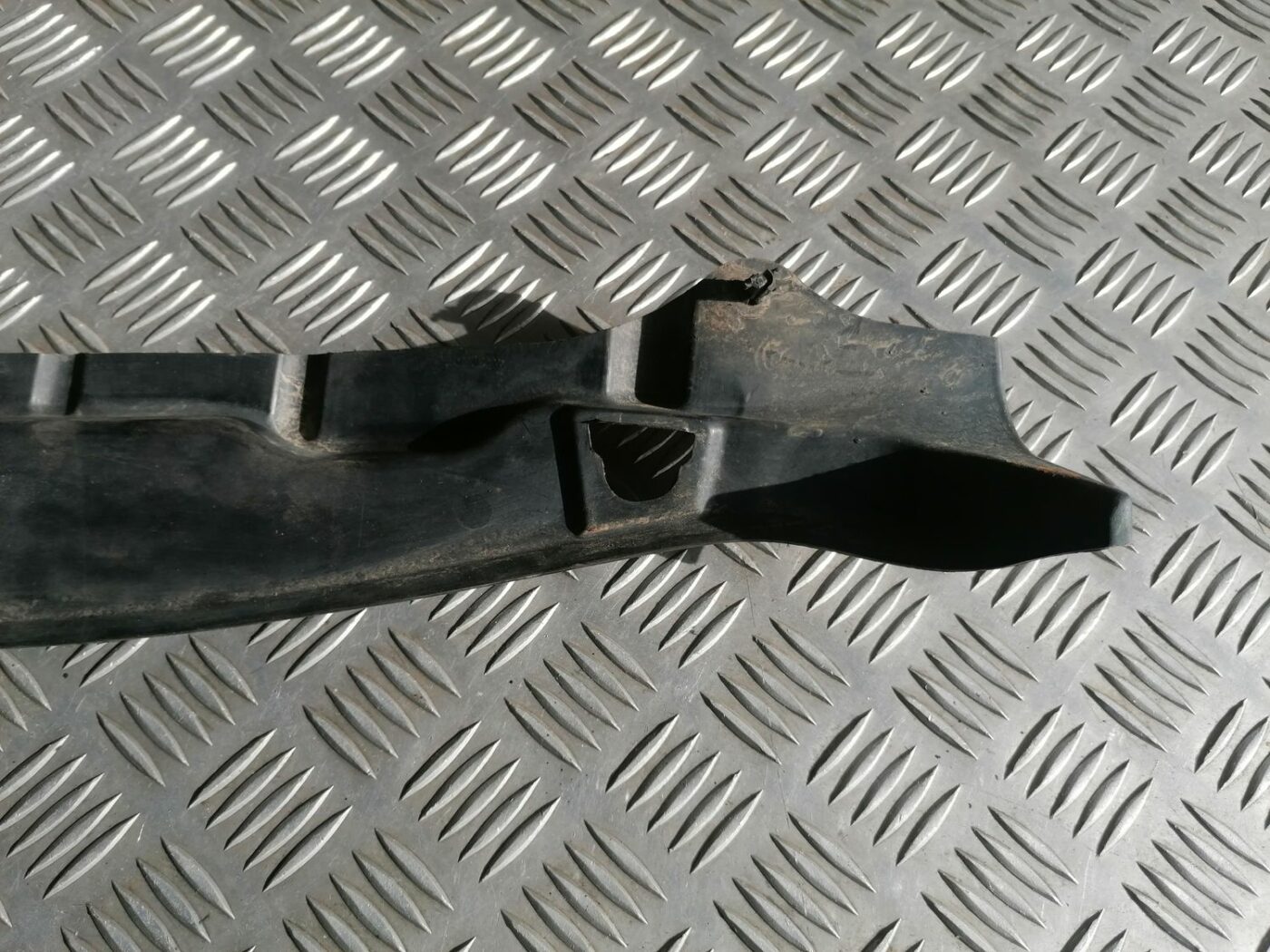 Ieliktņis starp spārnu un durvīm priekš HONDA CIVIC 2004 5 Ieliktņis starp spārnu un durvīm priekš HONDA CIVIC 2004