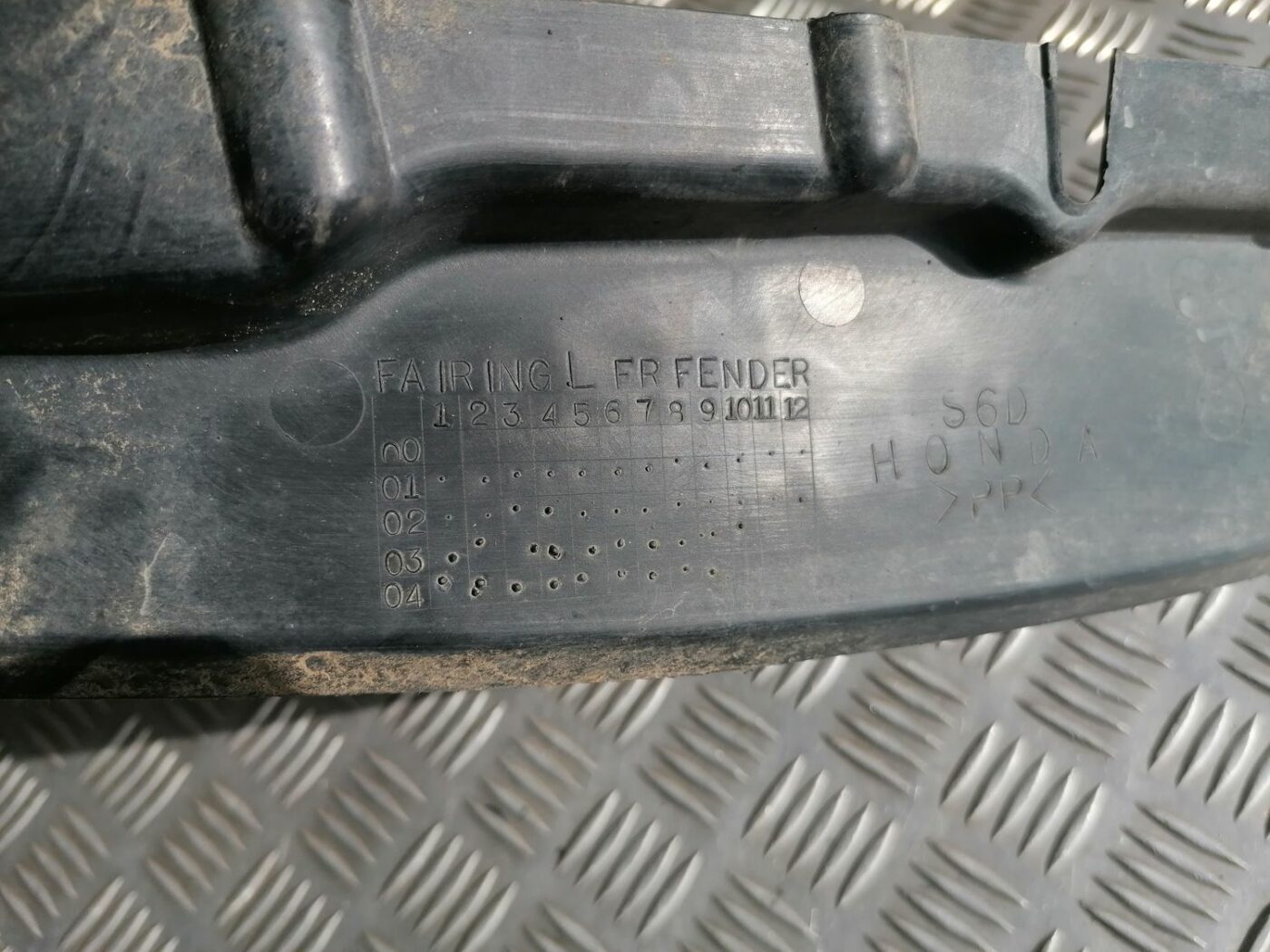 Ieliktņis starp spārnu un durvīm priekš HONDA CIVIC 2004 4 Ieliktņis starp spārnu un durvīm priekš HONDA CIVIC 2004