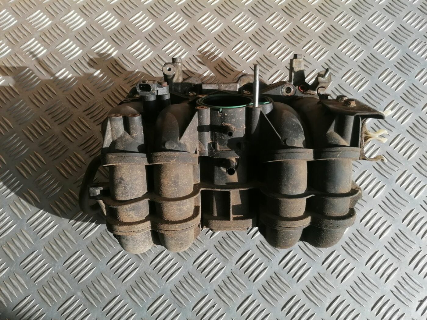 Ieplūdes kolektors priekš HONDA CIVIC 2004 2 Ieplūdes kolektors priekš HONDA CIVIC 2004