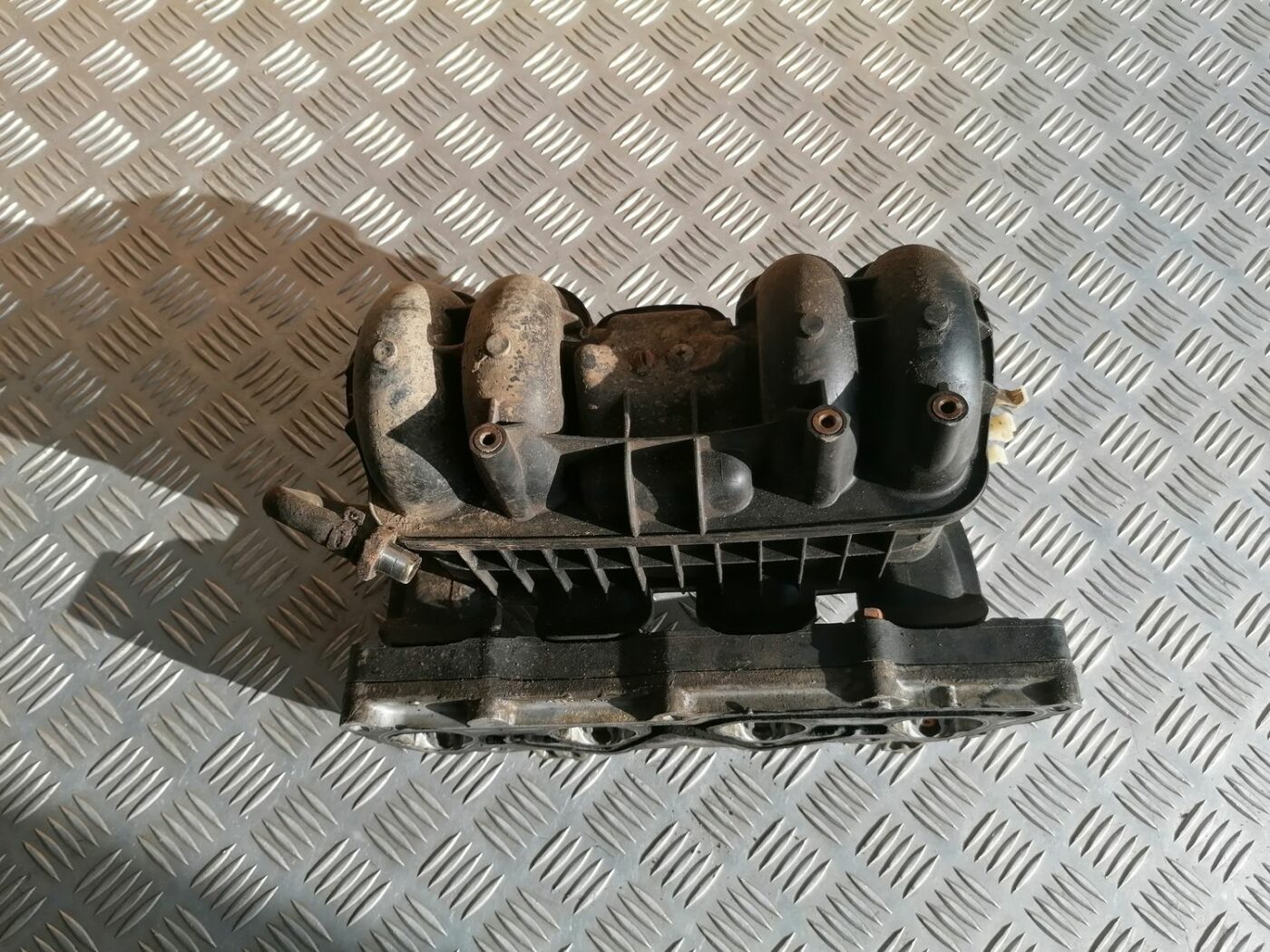 Ieplūdes kolektors priekš HONDA CIVIC 2004 4 Ieplūdes kolektors priekš HONDA CIVIC 2004