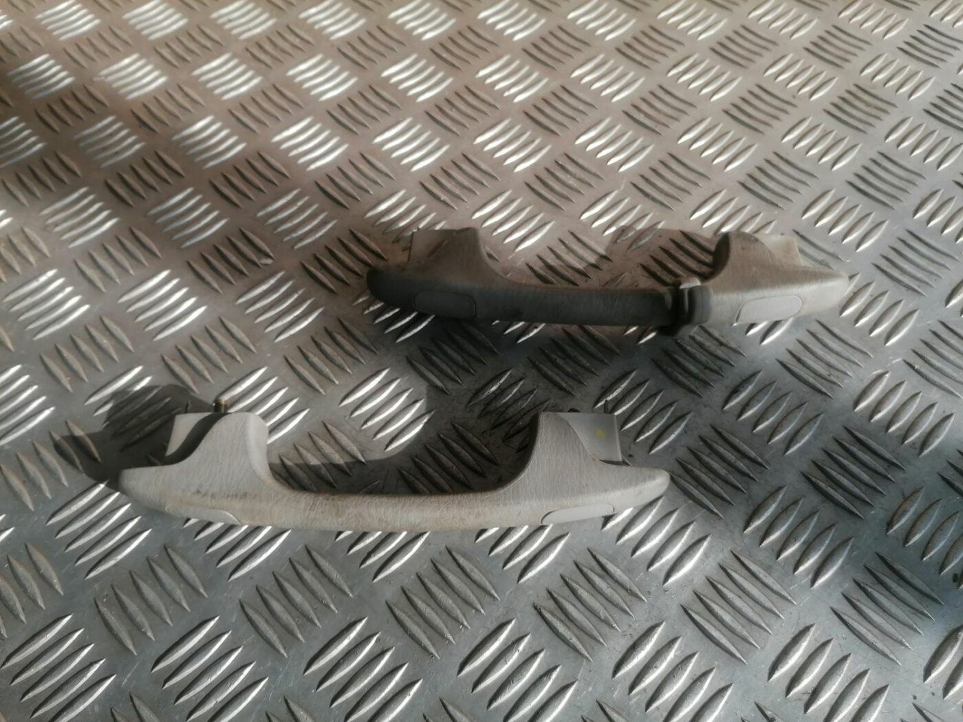 Salona rokturis griestos priekš HONDA CIVIC 2004 2 Salona rokturis griestos priekš HONDA CIVIC 2004