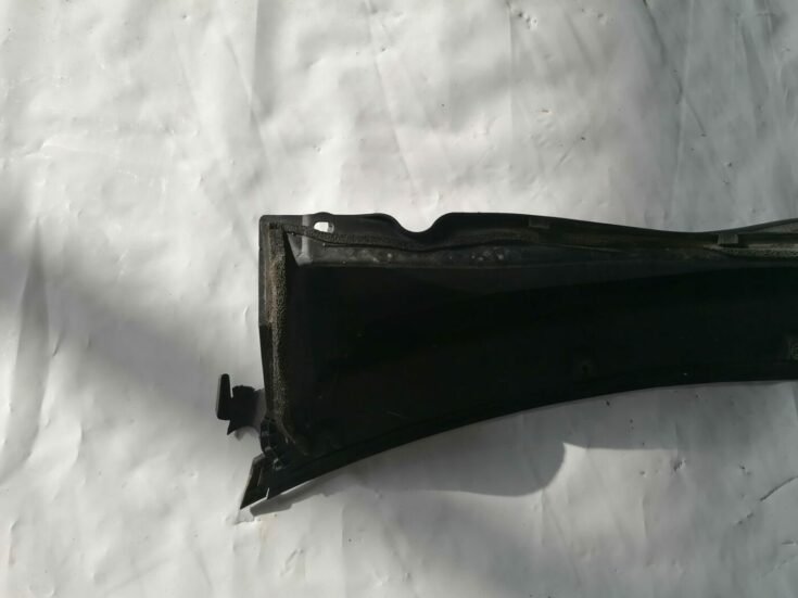Vējstikla uzlikas (deflektora) režģis priekš HONDA CIVIC 2004