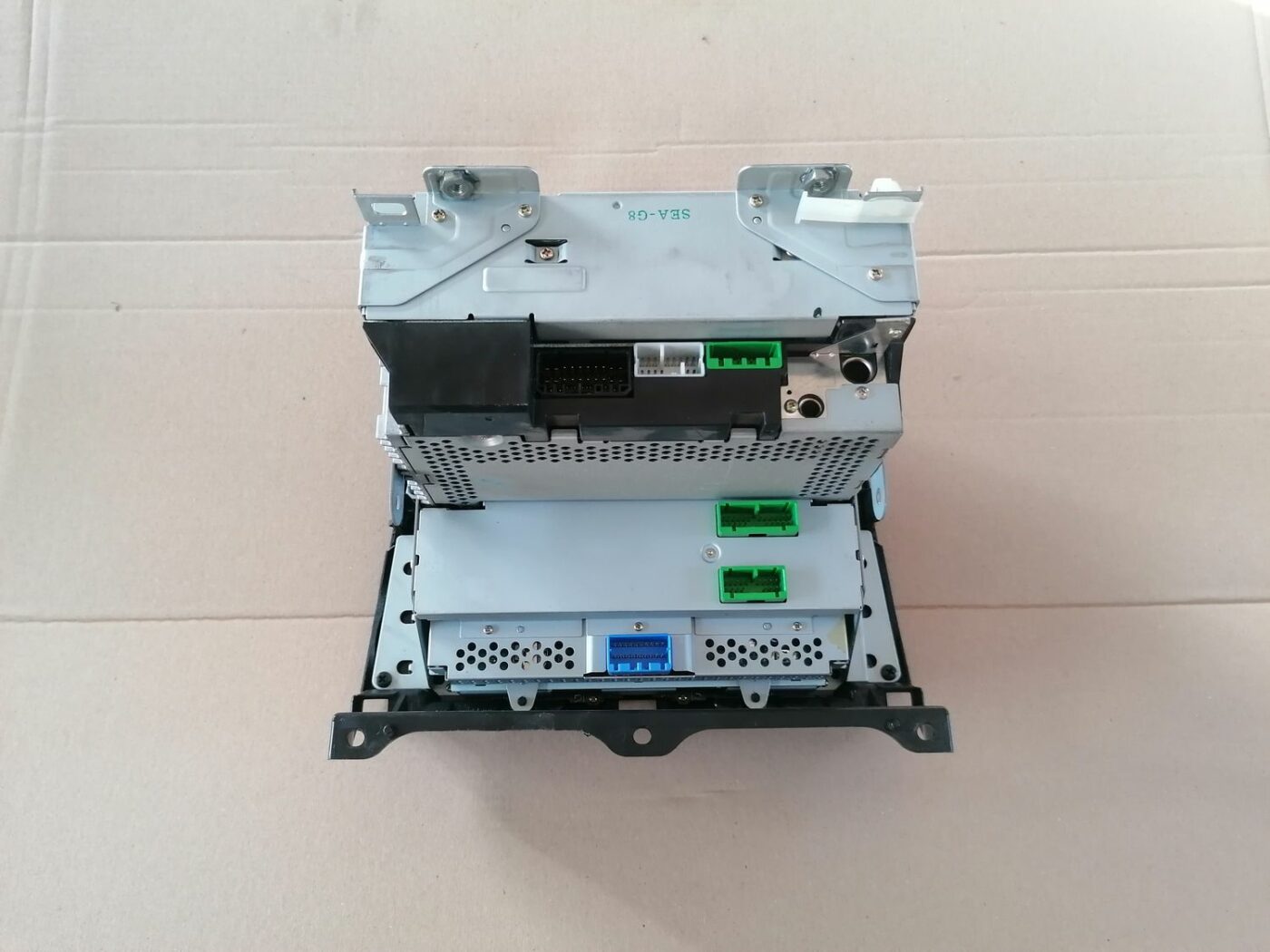 CD/DVD/Navigācijas bloks priekš HONDA ACCORD 2003 SILVER 8 CD/DVD/Navigācijas bloks priekš HONDA ACCORD 2003 SILVER