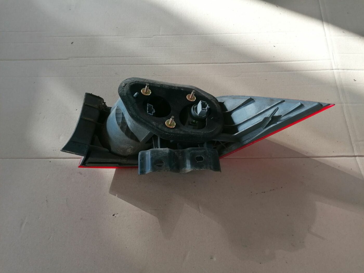 Aizmugurējais kreisais lukturis priekš HONDA ACCORD 2003 SILVER 6 Aizmugurējais kreisais lukturis priekš HONDA ACCORD 2003 SILVER