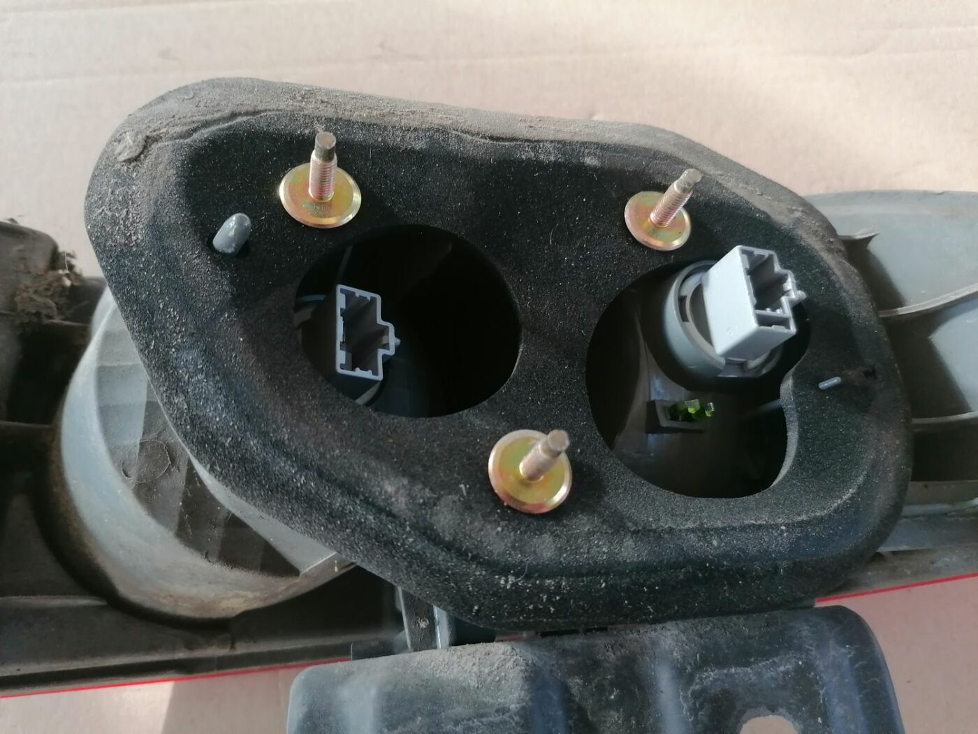 Aizmugurējais kreisais lukturis priekš HONDA ACCORD 2003 SILVER 5 Aizmugurējais kreisais lukturis priekš HONDA ACCORD 2003 SILVER