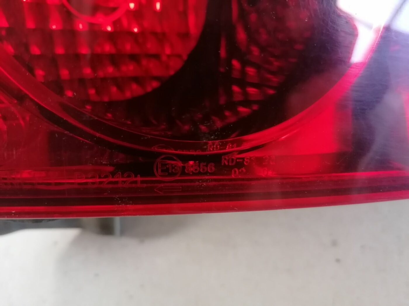 Aizmugurējais kreisais lukturis priekš HONDA ACCORD 2003 SILVER 4 Aizmugurējais kreisais lukturis priekš HONDA ACCORD 2003 SILVER