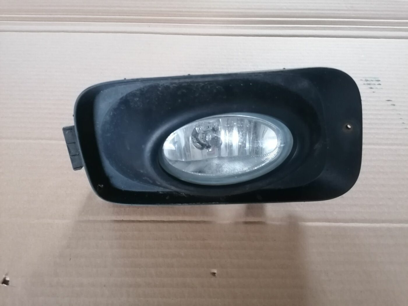 Miglas lukturis priekšā labajā pusē priekš HONDA ACCORD 2003 SILVER 2 Miglas lukturis priekšā labajā pusē priekš HONDA ACCORD 2003 SILVER