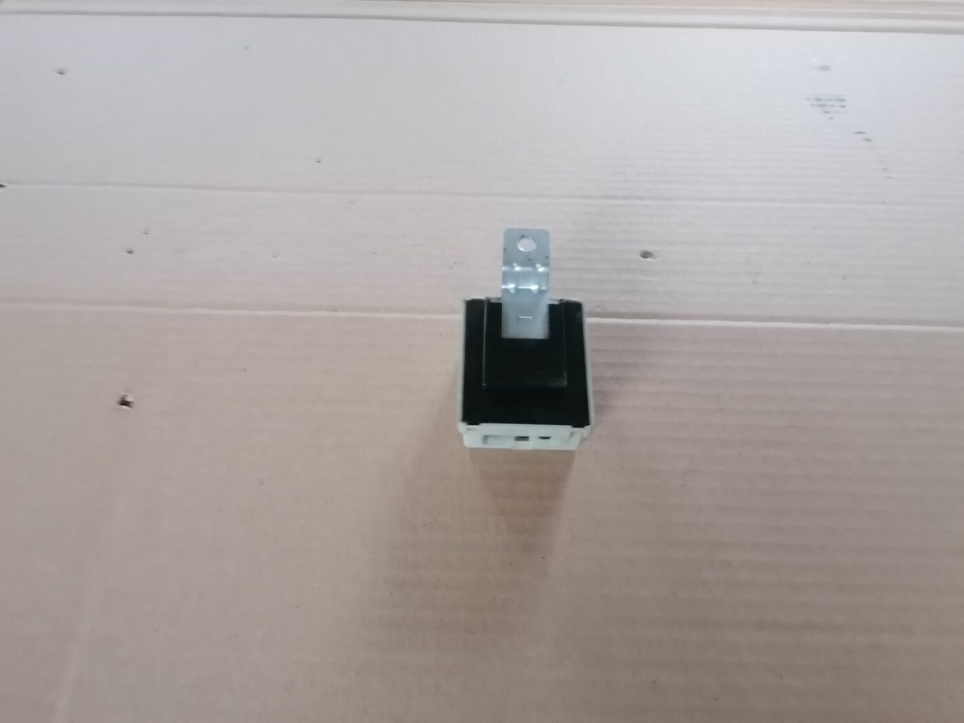 Vējstikla tīrīšanas mehānisma releja priekš HONDA ACCORD 2003 SILVER 4 Vējstikla tīrīšanas mehānisma releja priekš HONDA ACCORD 2003 SILVER