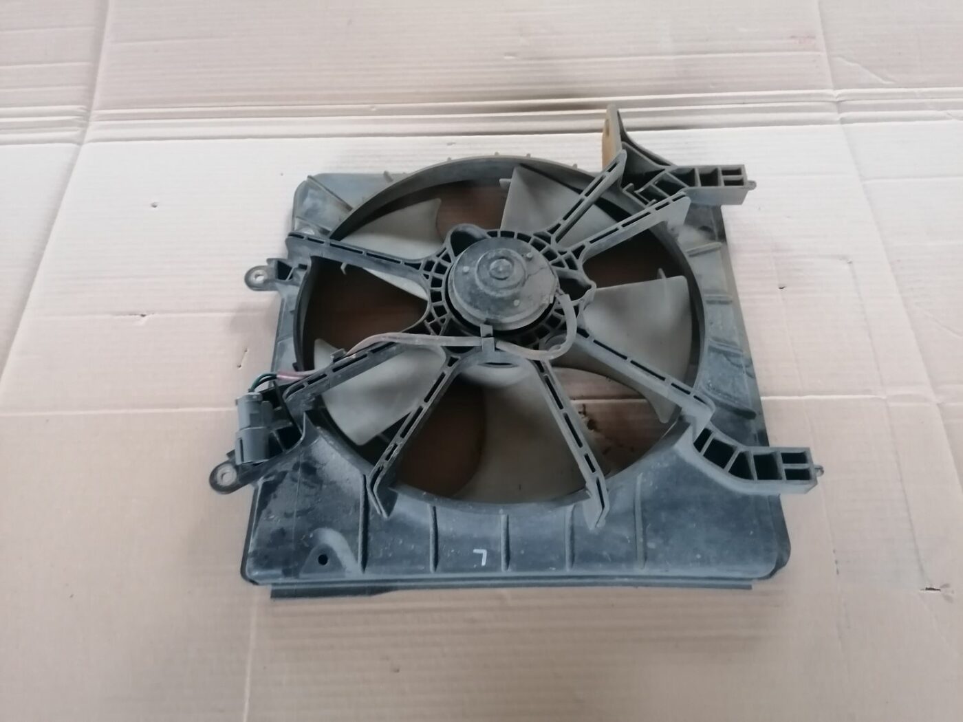 Dzesēšanas radiatora ventilators priekš HONDA ACCORD 2003 SILVER 2 Dzesēšanas radiatora ventilators priekš HONDA ACCORD 2003 SILVER