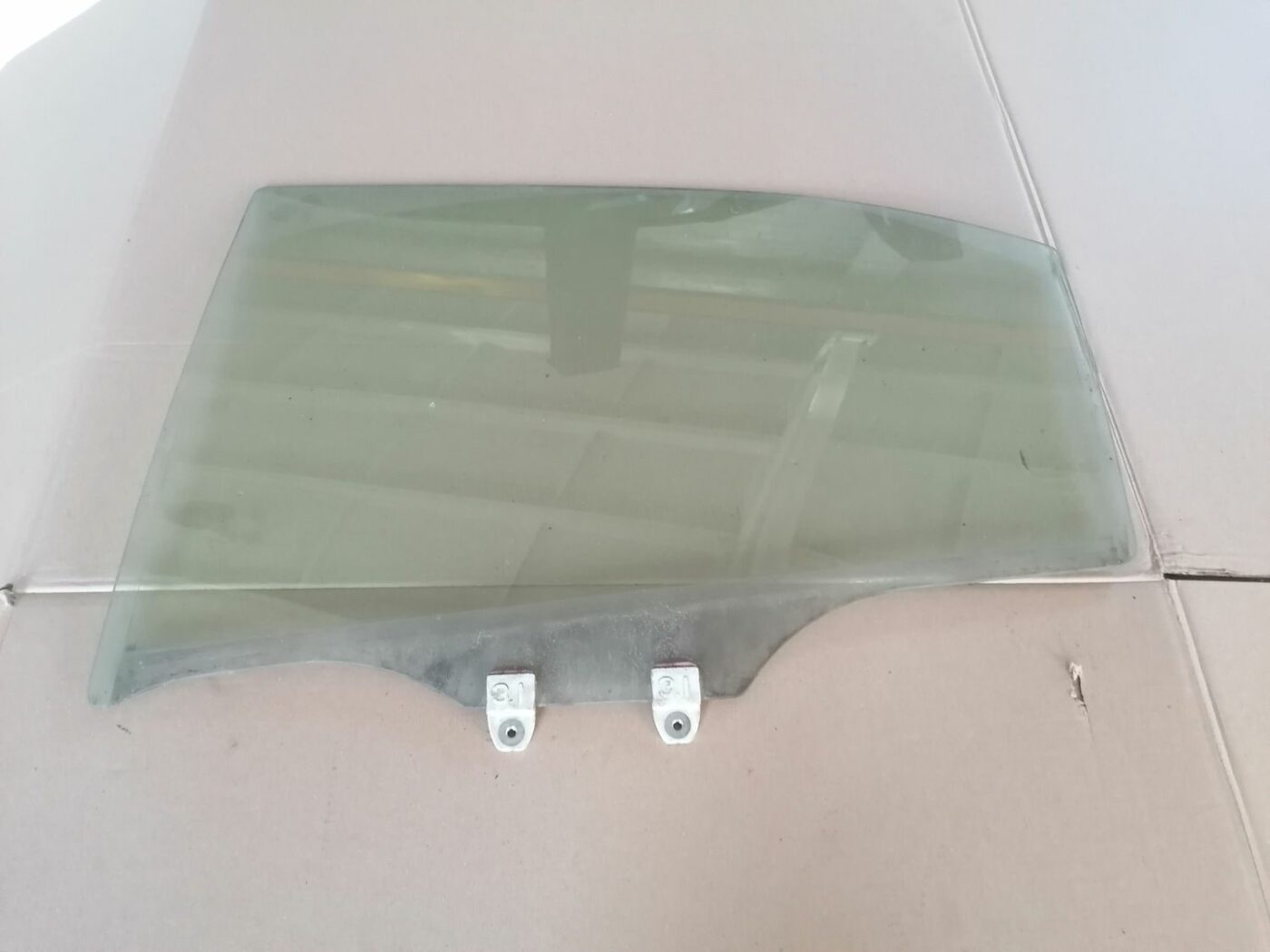 Aizmugurējo kreiso durvju stikls priekš HONDA ACCORD 2003 SILVER 1 Aizmugurējo kreiso durvju stikls priekš HONDA ACCORD 2003 SILVER