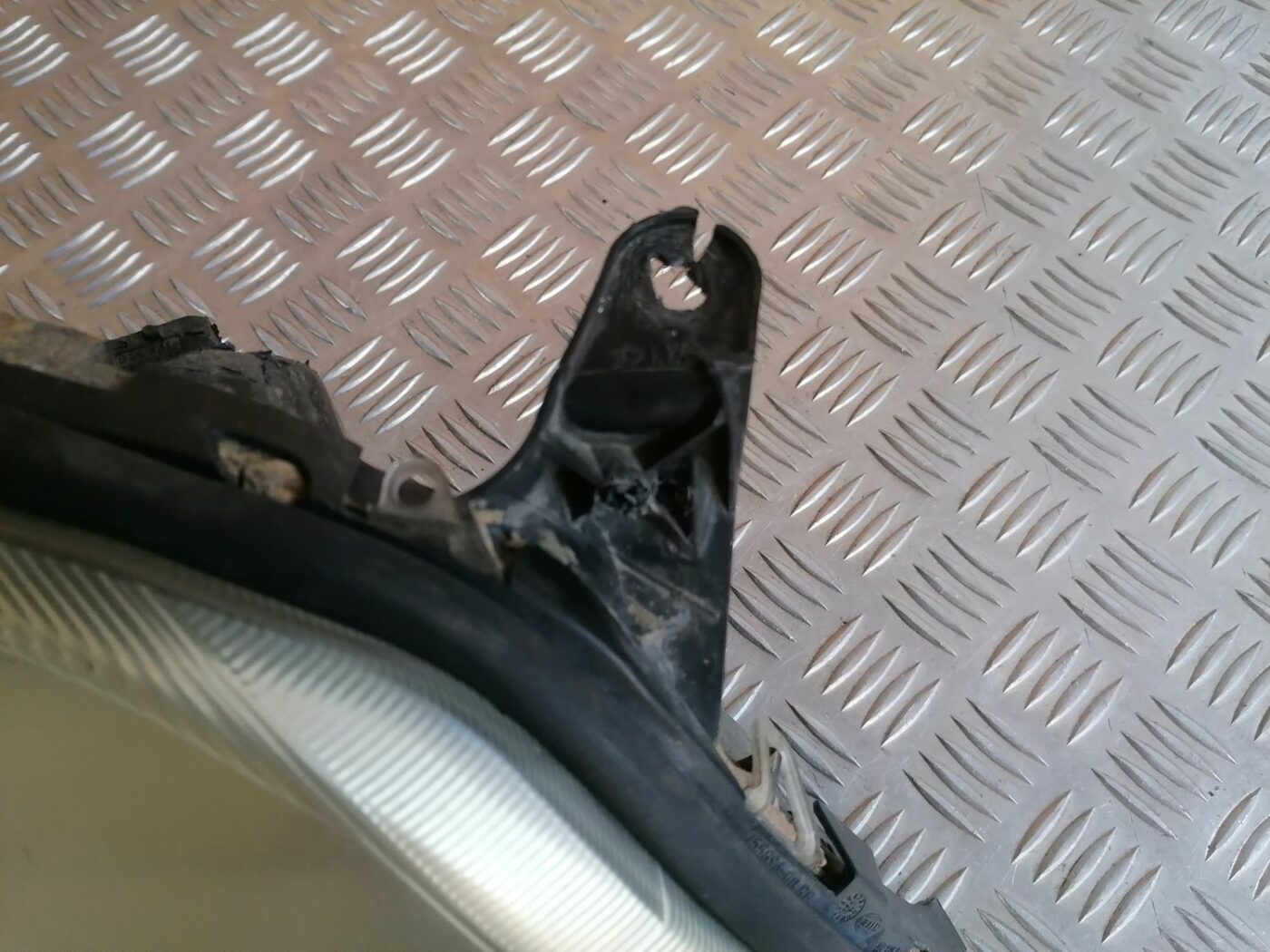 Priekšējais labais lukturis priekš OPEL VECTRA C 2002 2 Priekšējais labais lukturis priekš OPEL VECTRA C 2002