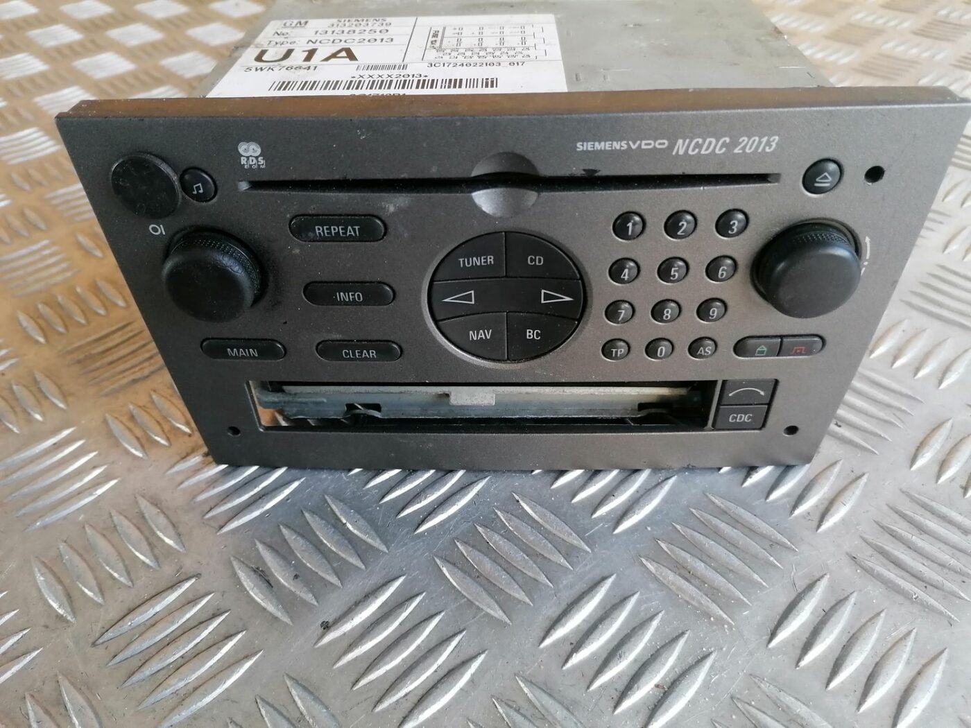 CD/DVD/Navigācijas bloks priekš OPEL VECTRA C 2002 9 CD/DVD/Navigācijas bloks priekš OPEL VECTRA C 2002