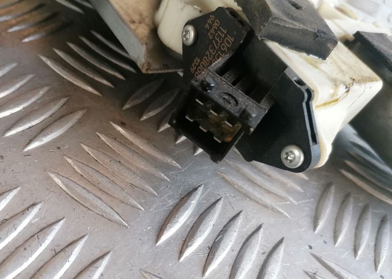 Stikla pacelšanas mehānisms priekšējais kreisais priekš OPEL VECTRA C 2002 2 Stikla pacelšanas mehānisms priekšējais kreisais priekš OPEL VECTRA C 2002