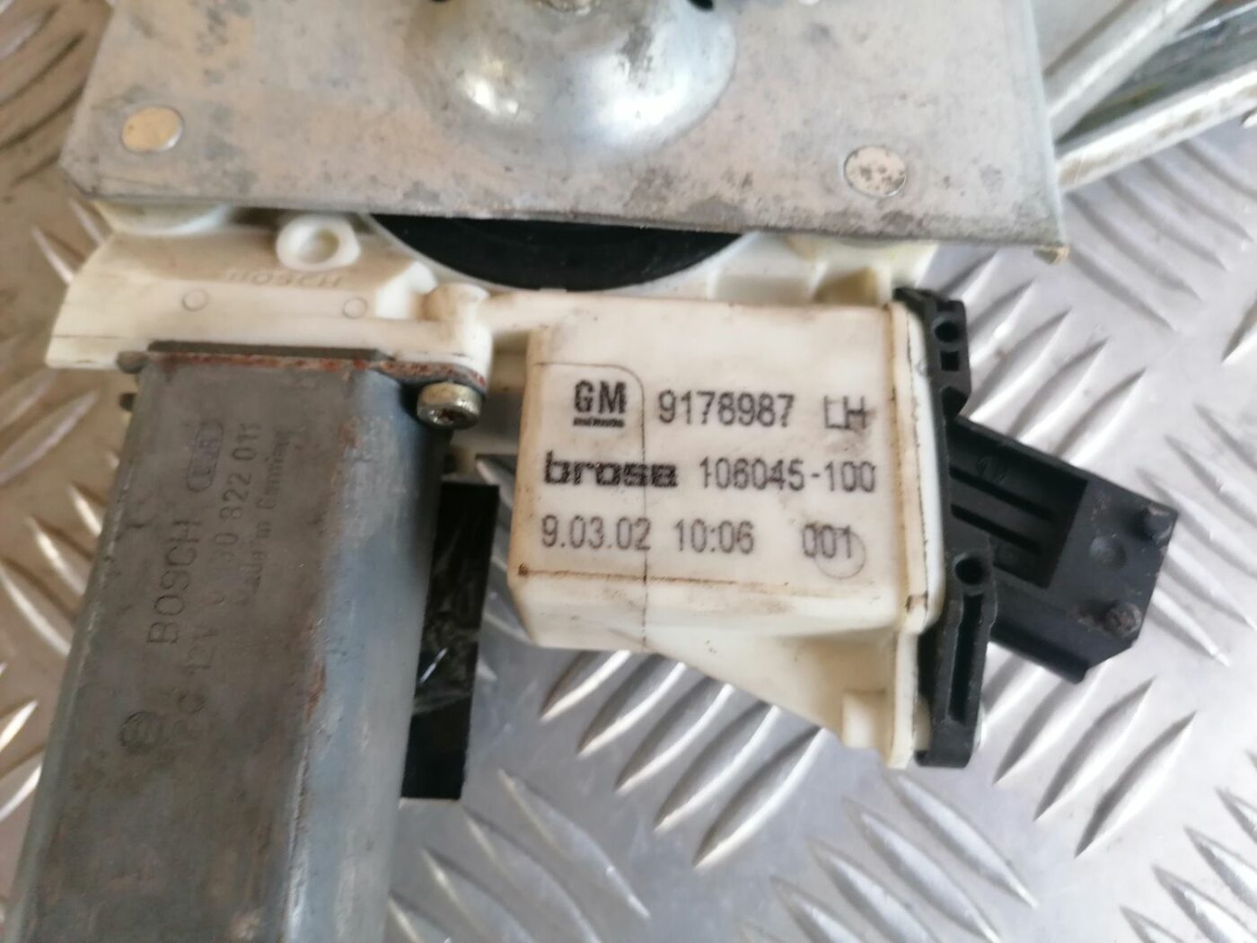 Stikla pacelšanas mehānisms priekšējais kreisais priekš OPEL VECTRA C 2002 3 Stikla pacelšanas mehānisms priekšējais kreisais priekš OPEL VECTRA C 2002