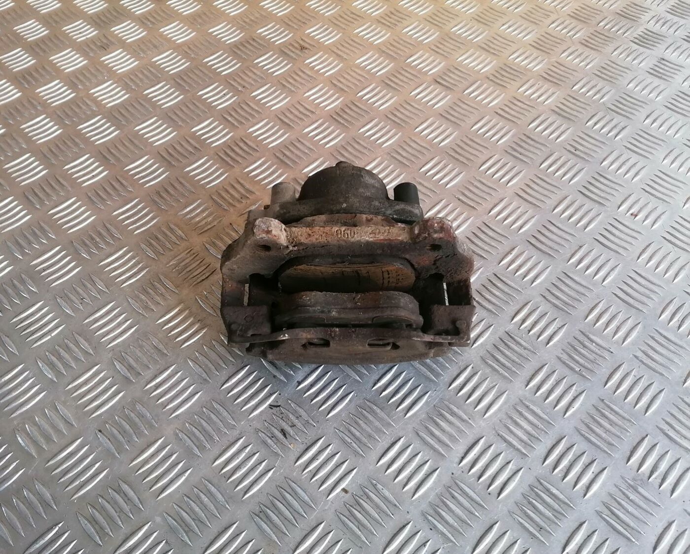 Priekšējais kreisais suports priekš OPEL VECTRA C 2002 4 Priekšējais kreisais suports priekš OPEL VECTRA C 2002