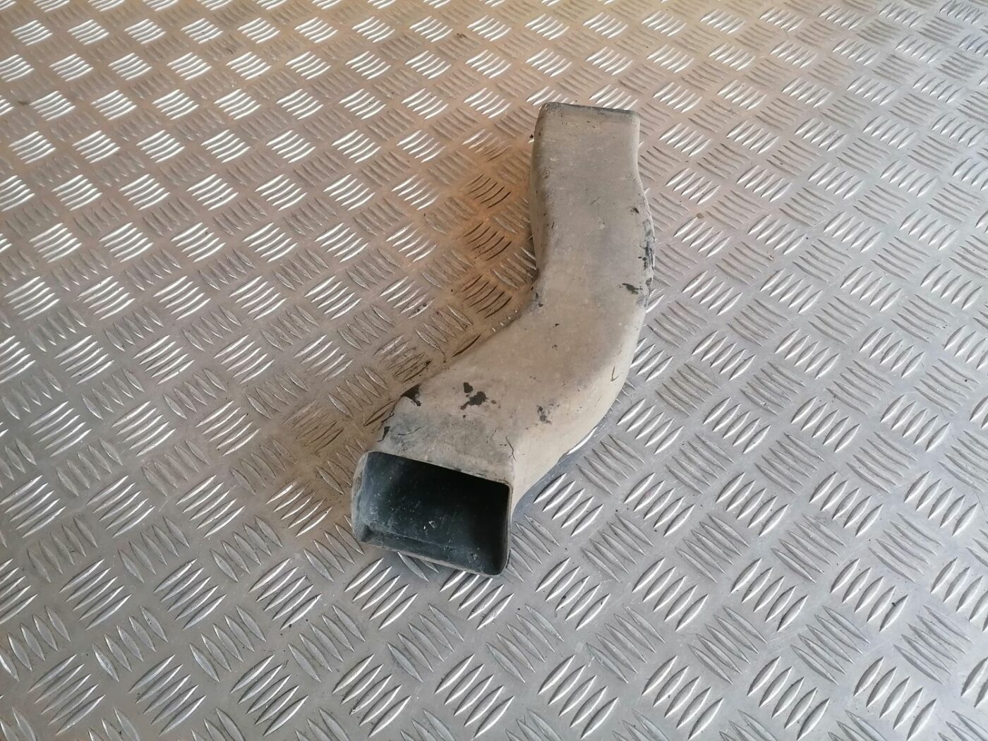 Gaisa vads priekš OPEL VECTRA C 2002 3 Gaisa vads priekš OPEL VECTRA C 2002