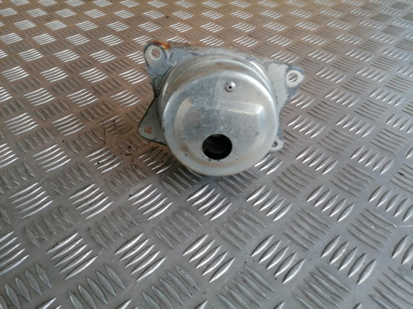 Dzinēja spilvens priekš OPEL VECTRA C 2002 2 Dzinēja spilvens priekš OPEL VECTRA C 2002