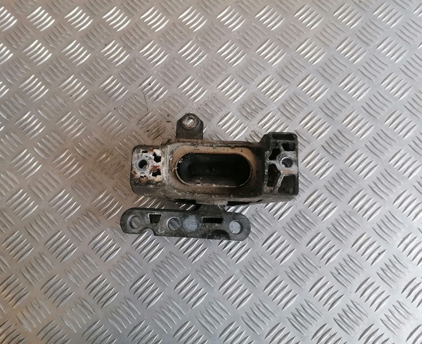 Dzinēja spilvens priekš OPEL VECTRA C 2002 3 Dzinēja spilvens priekš OPEL VECTRA C 2002