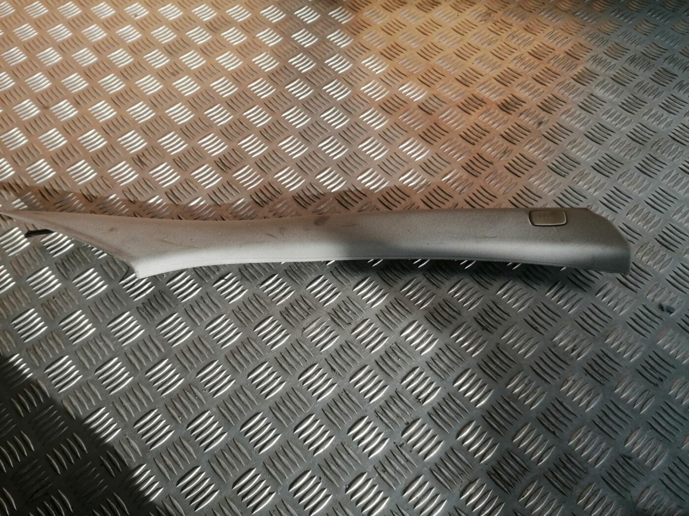 Priekšējas salona statnes apdare priekš OPEL VECTRA C 2002 1 Priekšējas salona statnes apdare priekš OPEL VECTRA C 2002