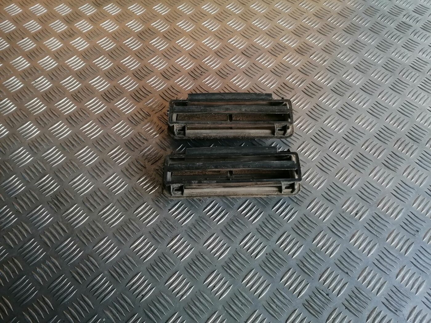 Virsbūves ventilācijas reste priekš OPEL VECTRA C 2002 2 Virsbūves ventilācijas reste priekš OPEL VECTRA C 2002