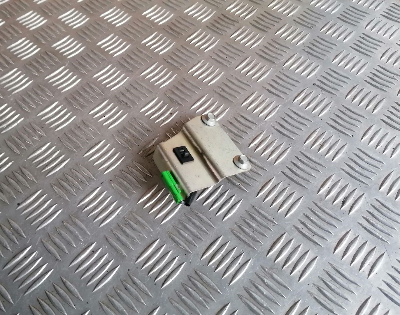 Bagažnieka vāka slēdzenes poga priekš HONDA ACCORD 2008 1 Bagažnieka vāka slēdzenes poga priekš HONDA ACCORD 2008