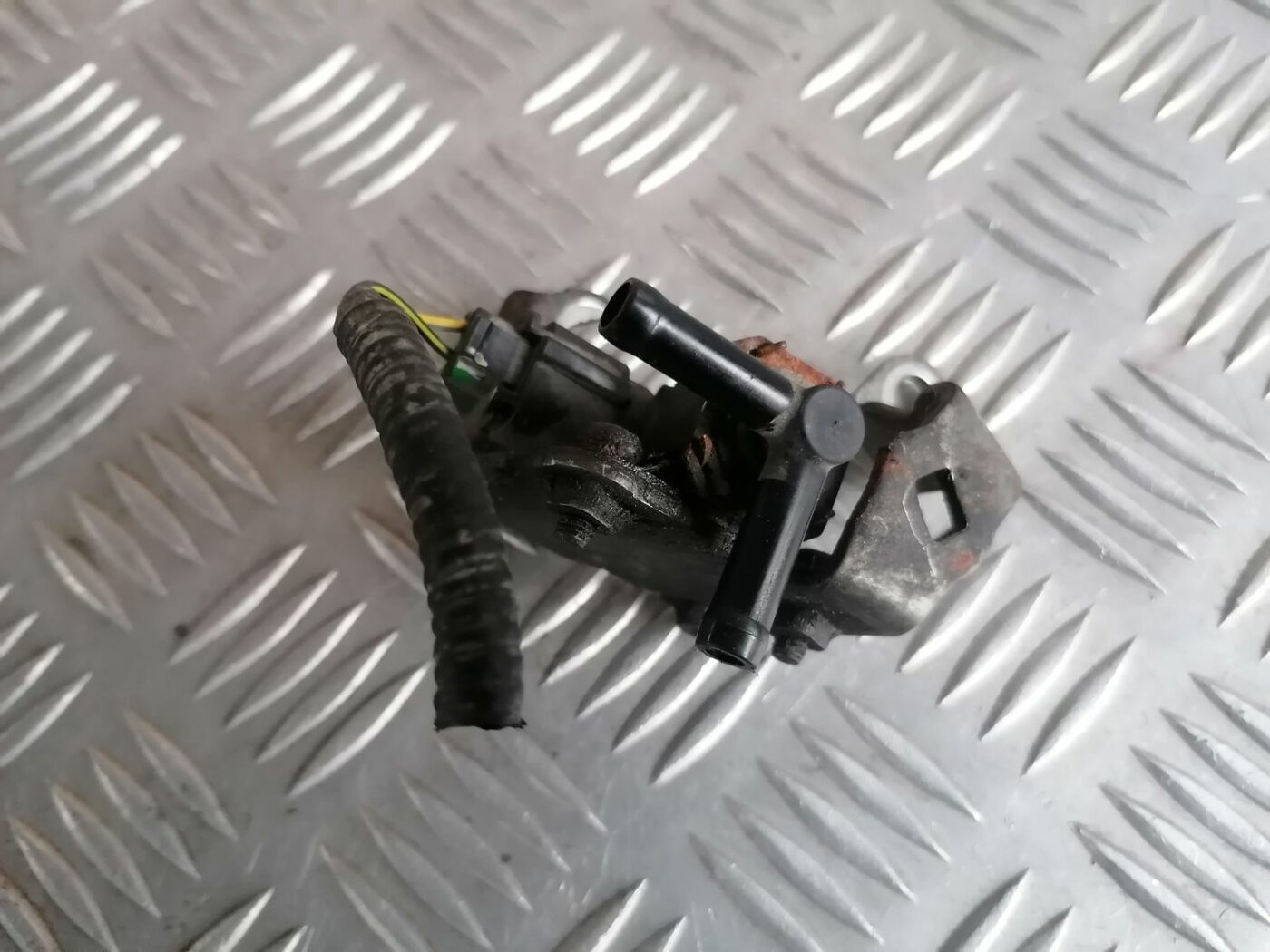 Solenoīda vakuuma vārsts priekš HONDA ACCORD 2008 4 Solenoīda vakuuma vārsts priekš HONDA ACCORD 2008