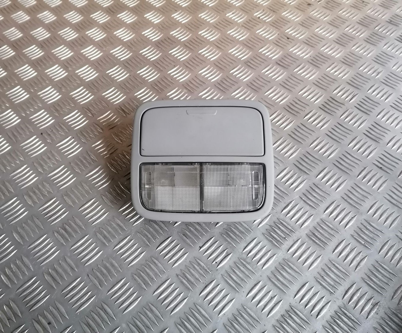 Salona apgaismojuma panelis priekš HONDA ACCORD 2008 1 Salona apgaismojuma panelis priekš HONDA ACCORD 2008